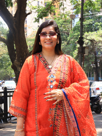 The Saffron Patola Edit