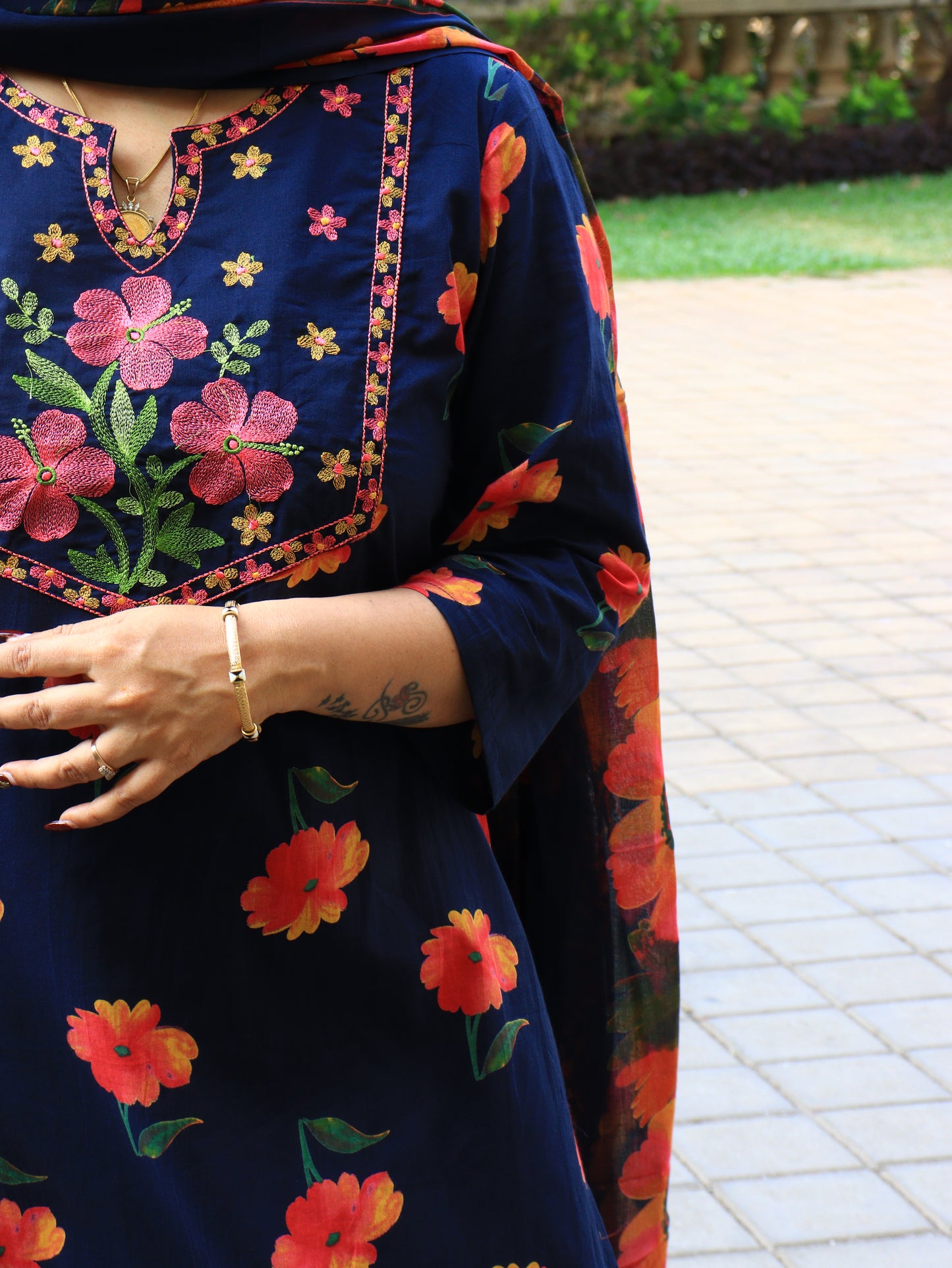 Midnight Hibiscus: 3-Piece Floral Ensemble