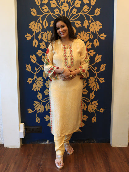 Cream Crape Silk Kurta Set with Printed Floral Bootas