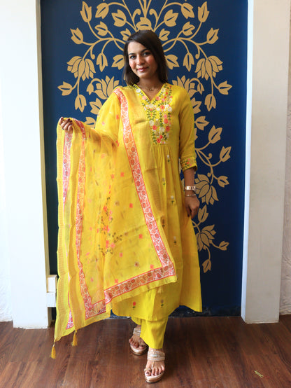 Floral Threadwork Kurta Set