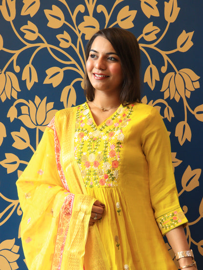 Floral Threadwork Kurta Set