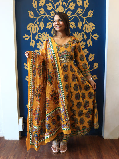 Kashmira Printed Anarkali Suit Set (With Dupatta)