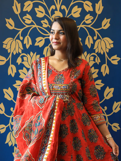 Kashmira Printed Anarkali Suit Set (With Dupatta)