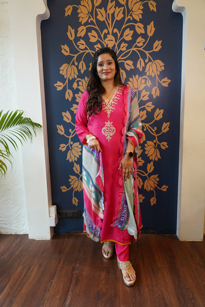 Noor Embroidered Kurta Set